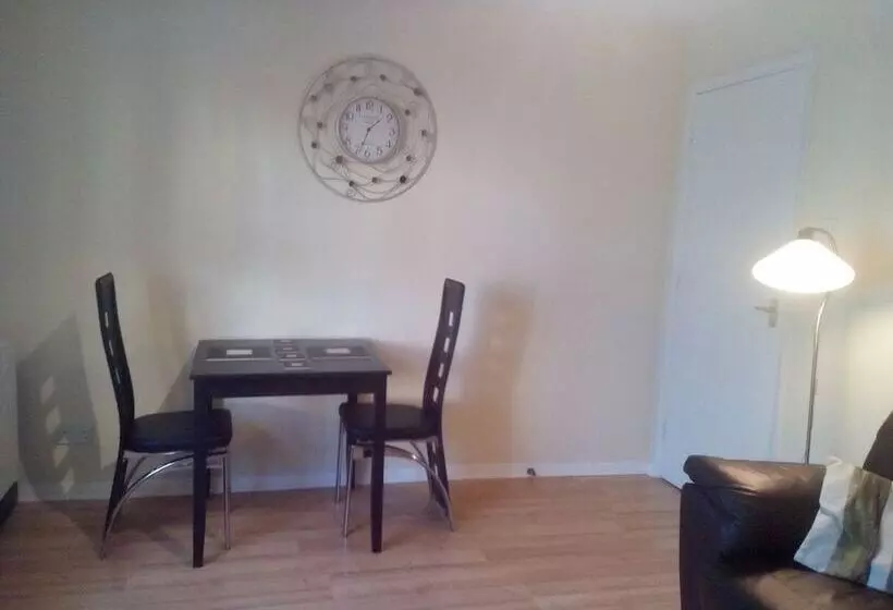 Edinburgh Palace Apartment