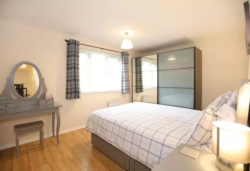 Edinburgh Palace Apartment