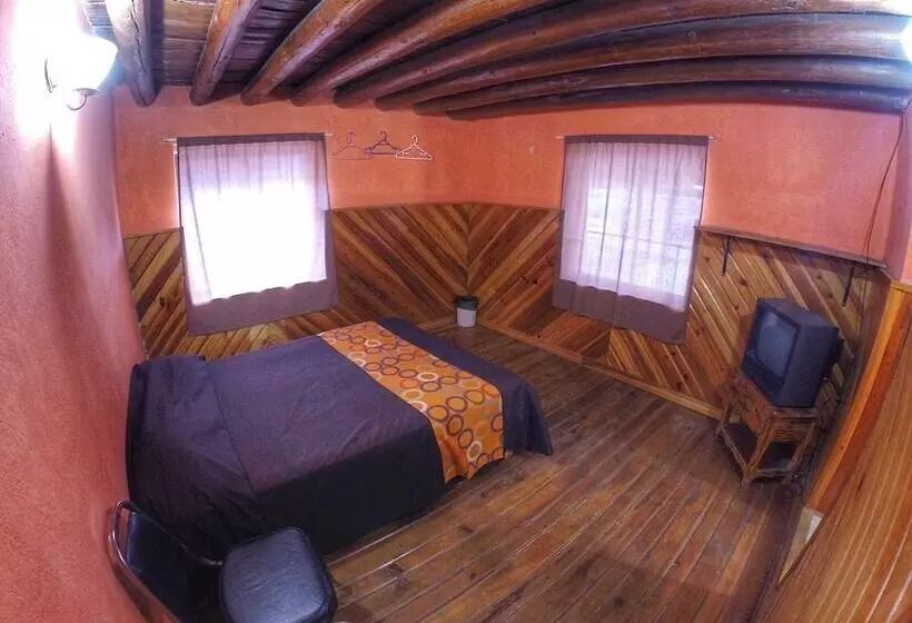 مسافرخانه Posada St Cruz Creel