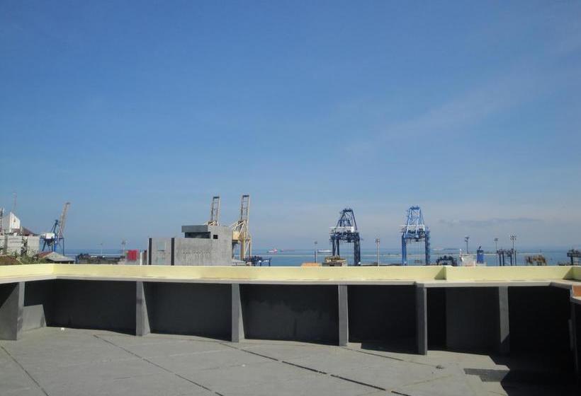 בית מלון כפרי Agung Makassar