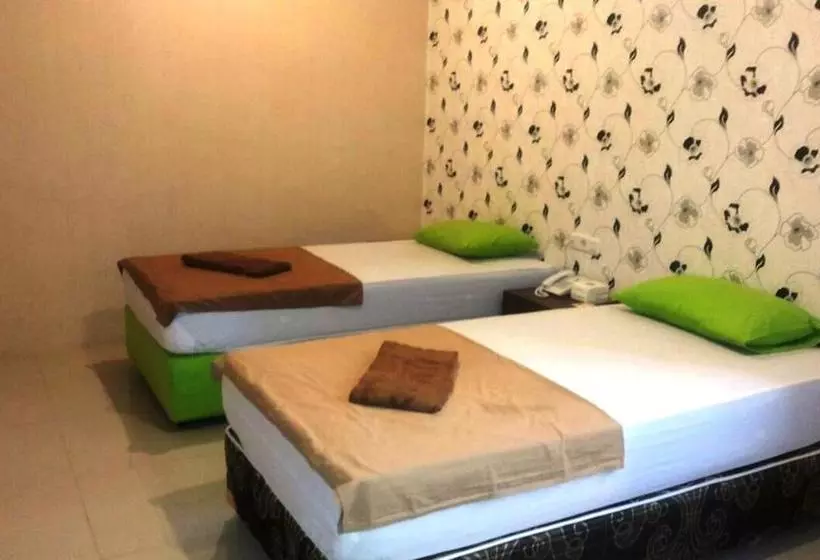 בית מלון כפרי Agung Makassar