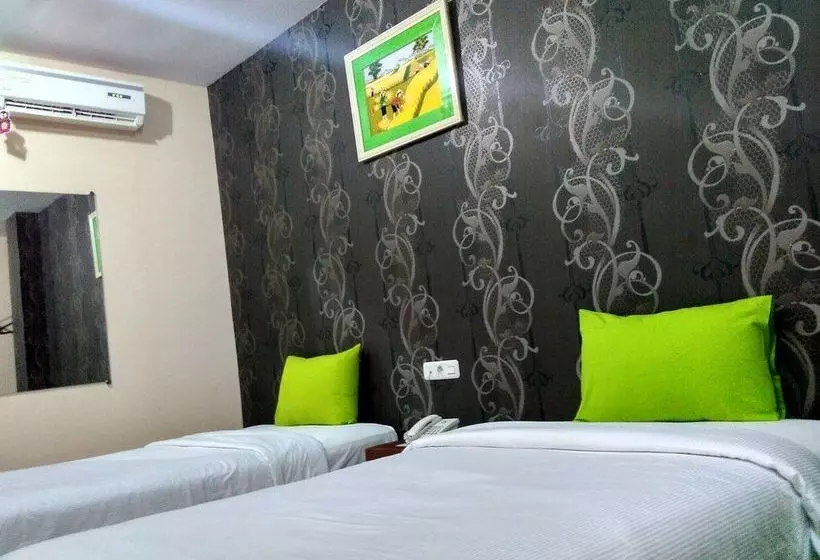 בית מלון כפרי Agung Makassar