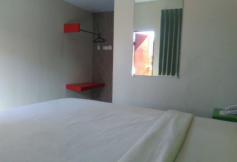 בית מלון כפרי Agung Makassar