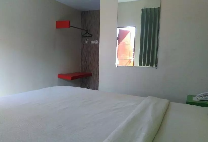 בית מלון כפרי Agung Makassar