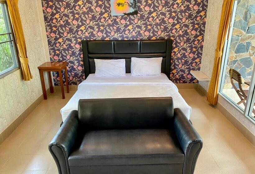 בית מלון כפרי Canal Resort