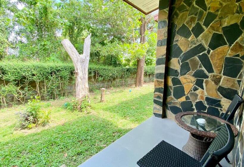 בית מלון כפרי Canal Resort