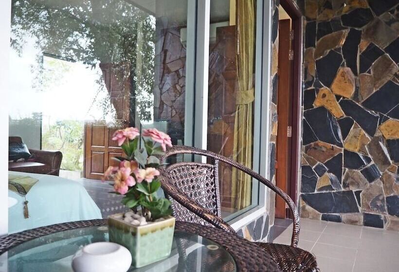 בית מלון כפרי Canal Resort