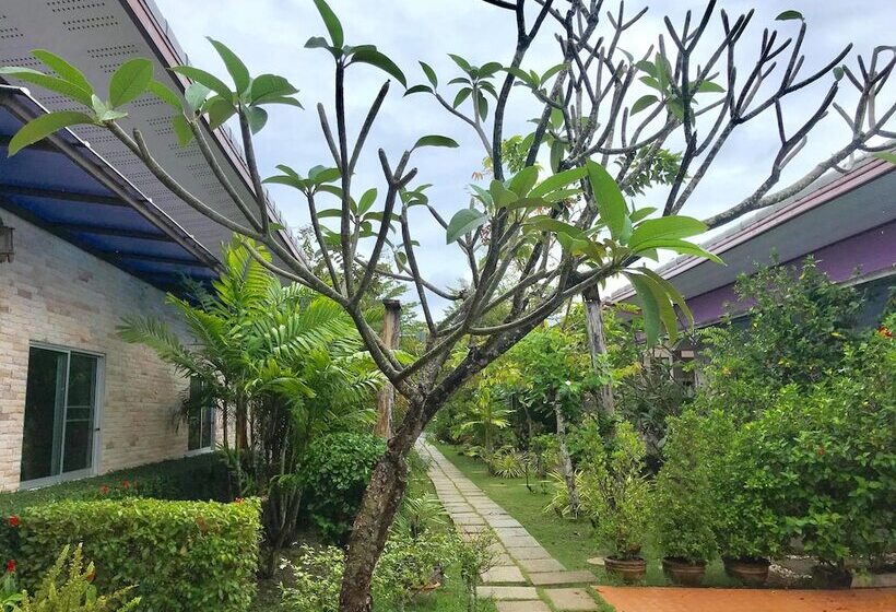 בית מלון כפרי Canal Resort