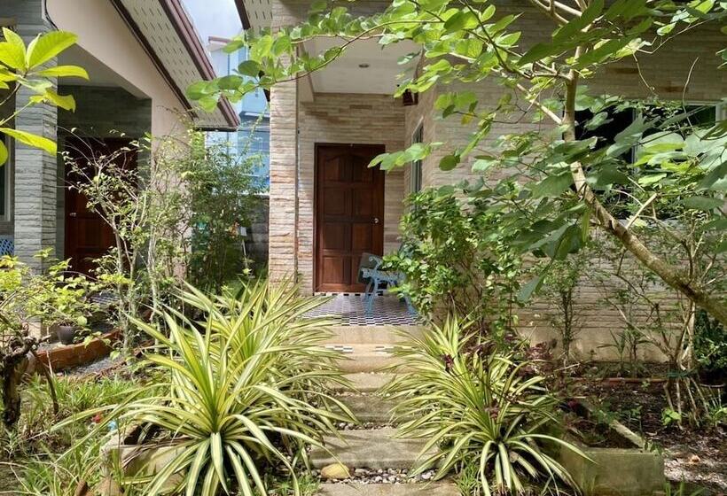 בית מלון כפרי Canal Resort