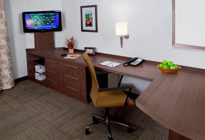 ホテル Candlewood Suites Bay City, An Ihg