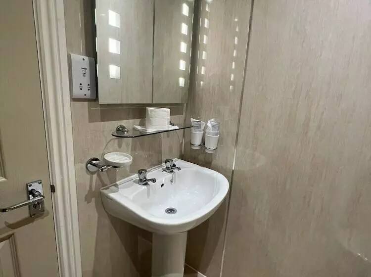 Hotel Links Lets Room Only