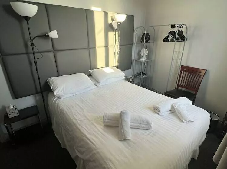 Hotel Links Lets Room Only