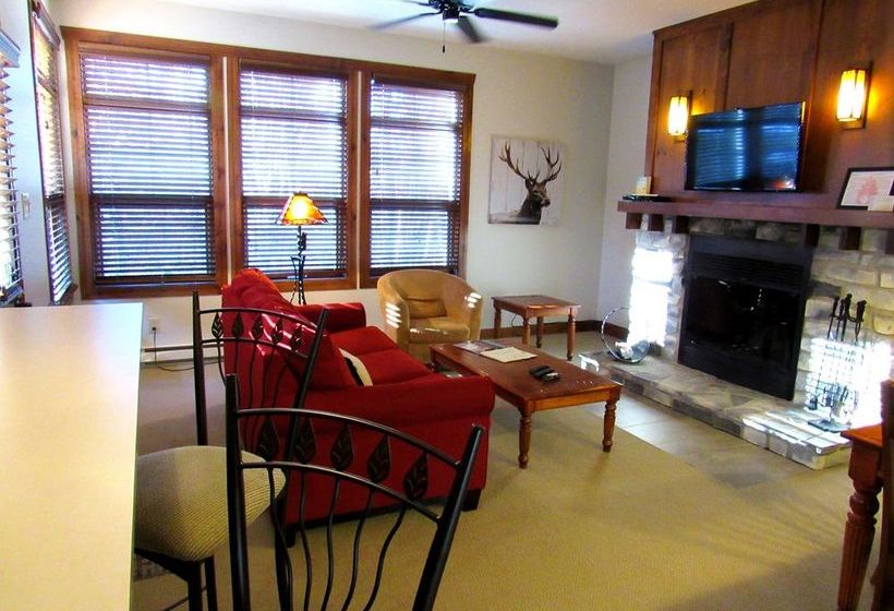 בית מלון כפרי Tremblant Les Eaux By Les Suites