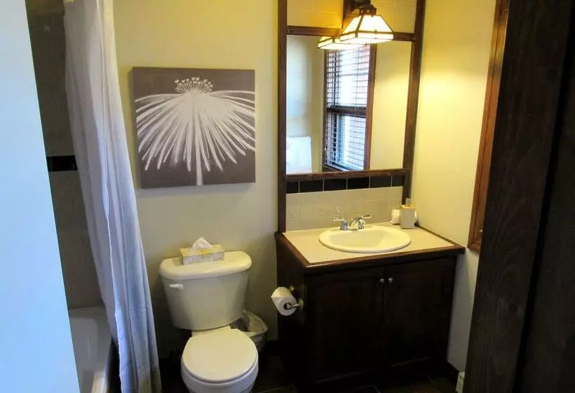 Hotel Tremblant Les Eaux By Les Suites