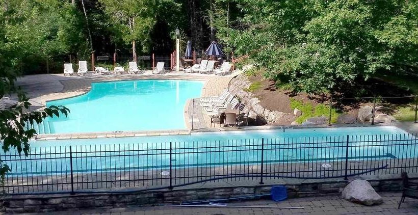 בית מלון כפרי Tremblant Les Eaux By Les Suites