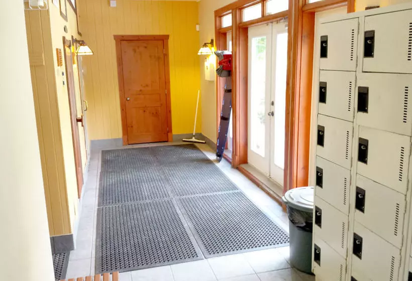 Hotel Tremblant Les Eaux By Les Suites