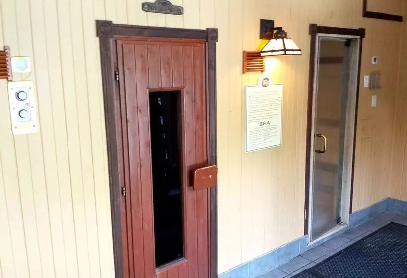 Hotel Tremblant Les Eaux By Les Suites