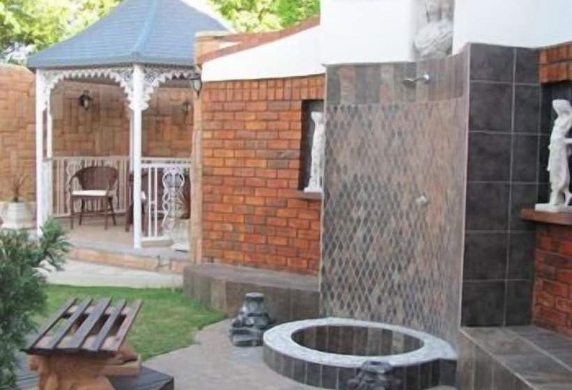 פנסיון Aristo Manor