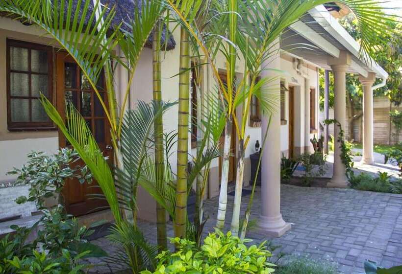 פנסיון Aristo Manor