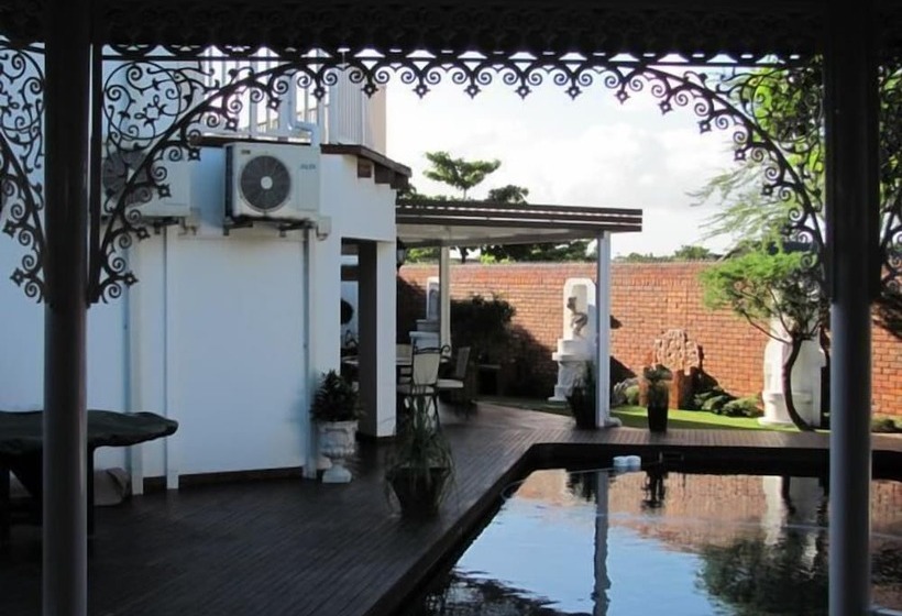 פנסיון Aristo Manor