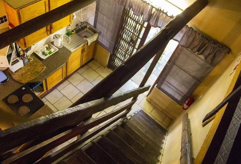 פנסיון Aristo Manor