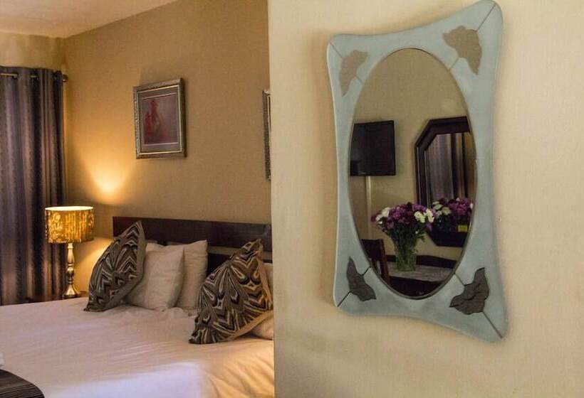 פנסיון Aristo Manor