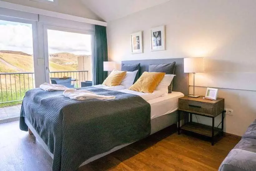 פנסיון Frost And Fire