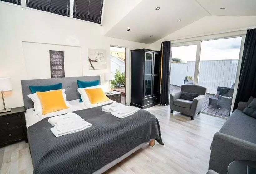 פנסיון Frost And Fire