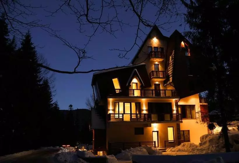 ペンション Paj Hotelul Retreat & Spa