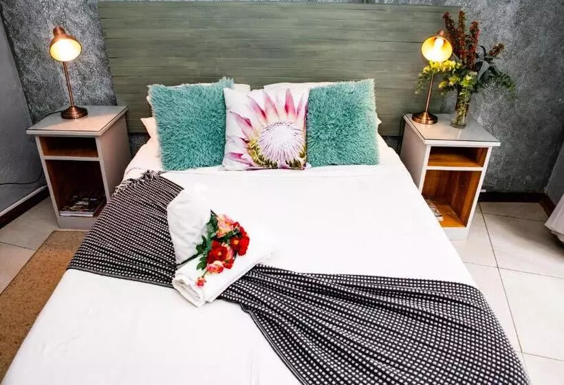 פנסיון Woodpecker Guesthouse