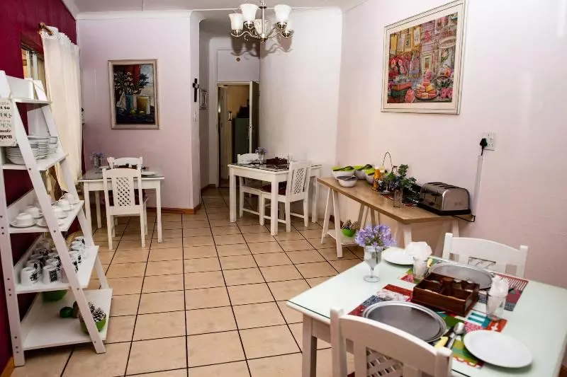 פנסיון Woodpecker Guesthouse