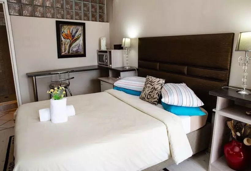 פנסיון Woodpecker Guesthouse