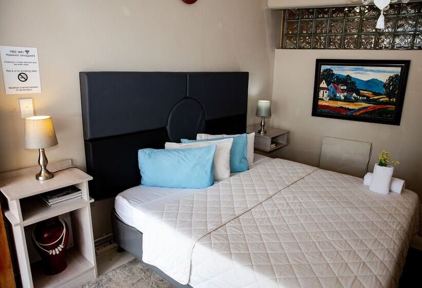 ペンション Woodpecker Guesthouse