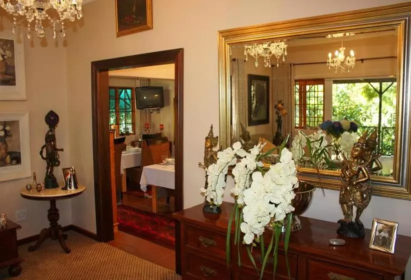 민박 Somerset Lodge