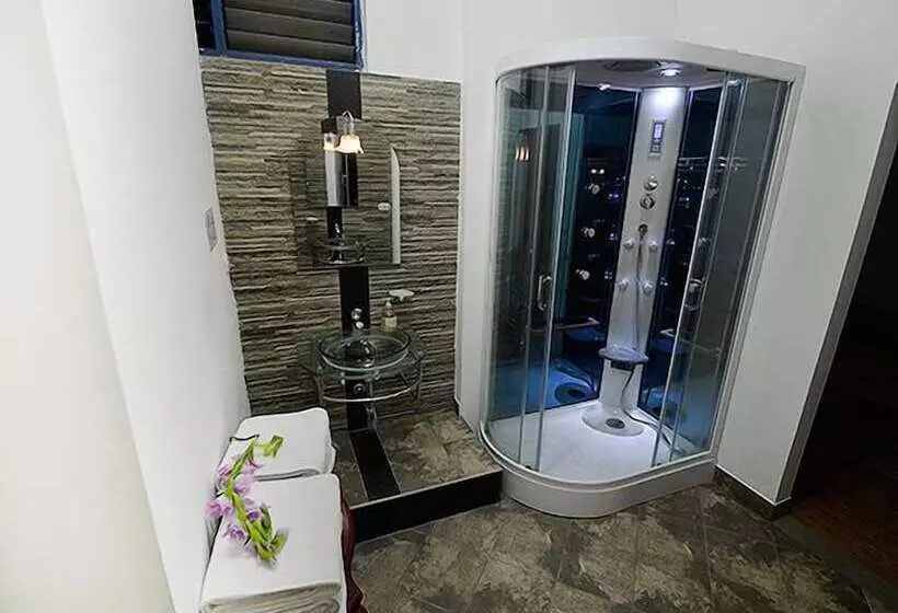 Finca Hotel La Rivera