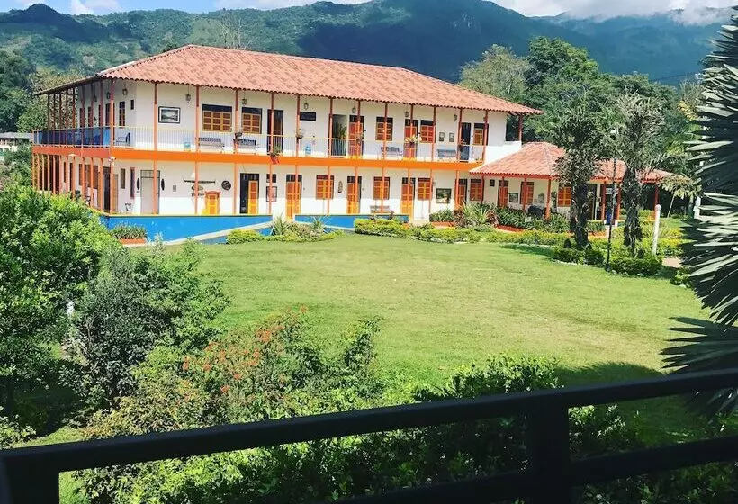 Finca Hotel La Rivera