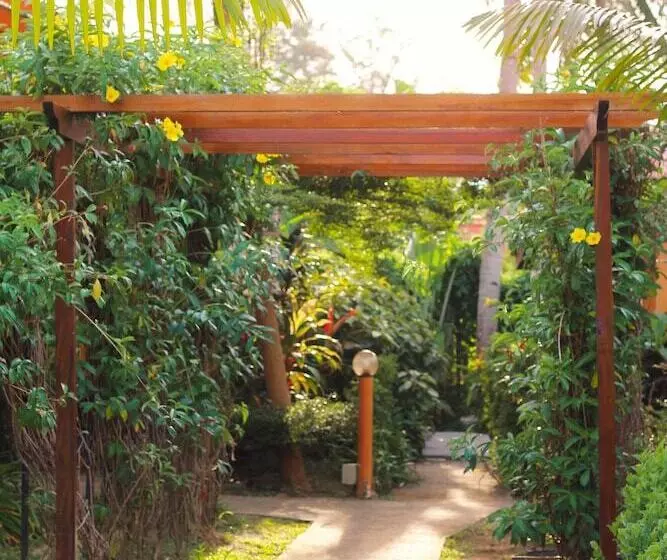 בית מלון כפרי Chenang Inn