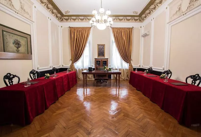 هتل Grand Boutique