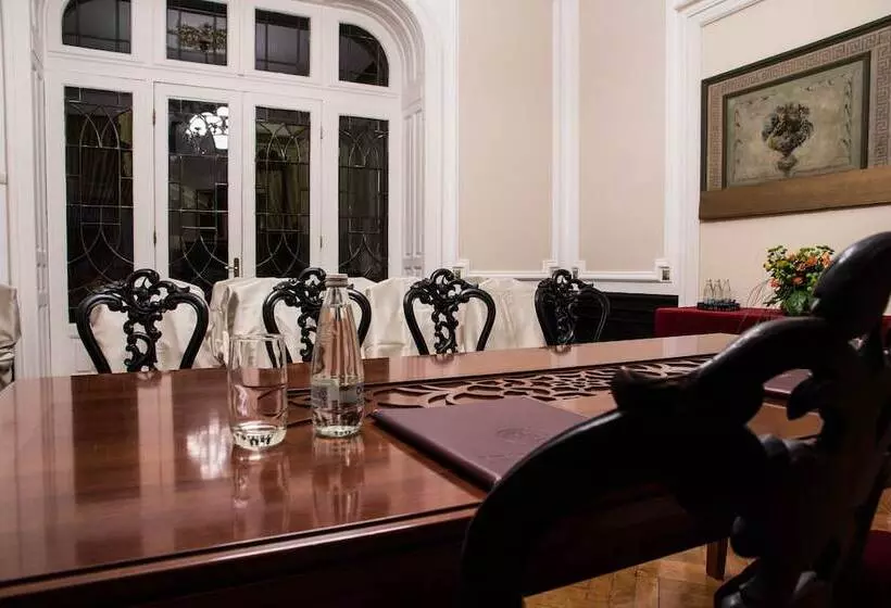 هتل Grand Boutique