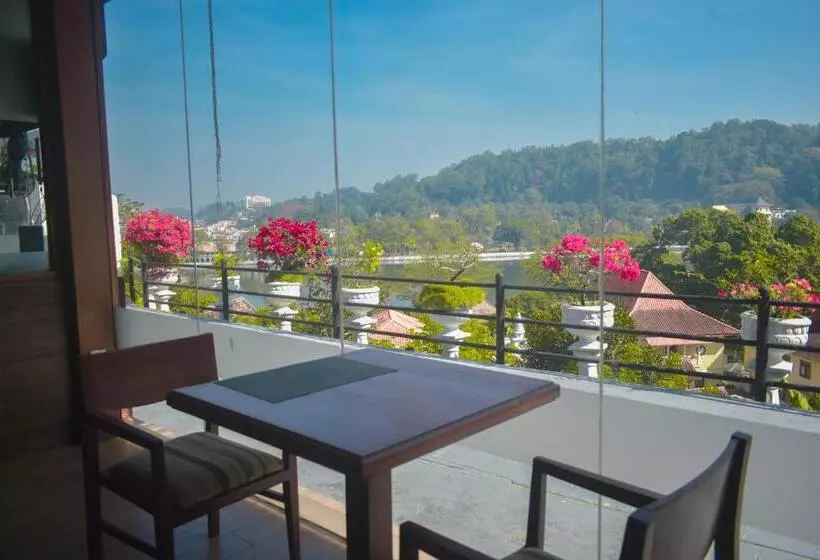 Hotel Heaven Seven Kandy