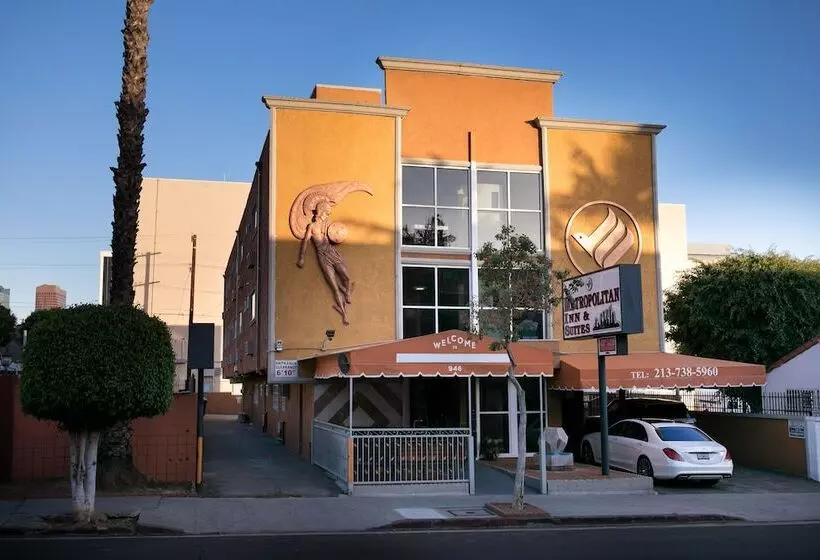 هتل Metropolitan Inn & Suites