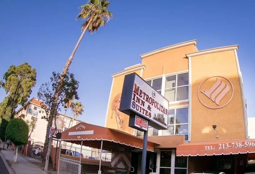 هتل Metropolitan Inn & Suites