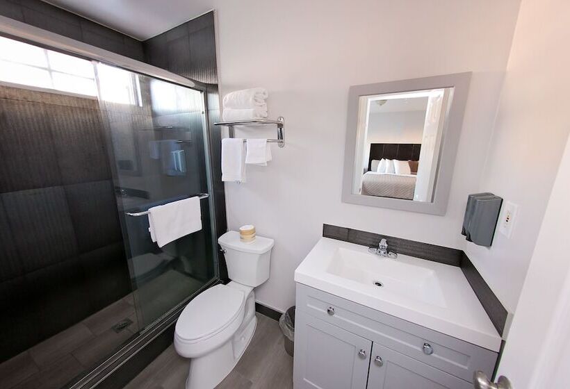 בית מלון כפרי Metropolitan Inn & Suites