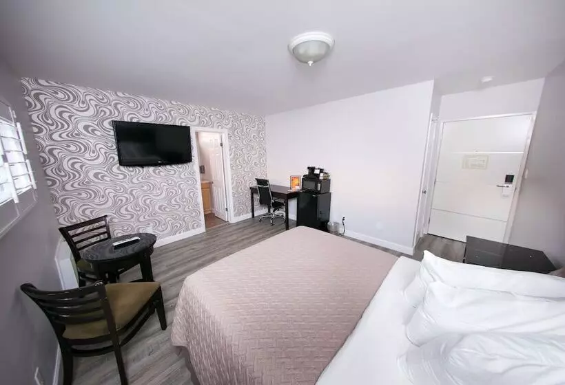 هتل Metropolitan Inn & Suites