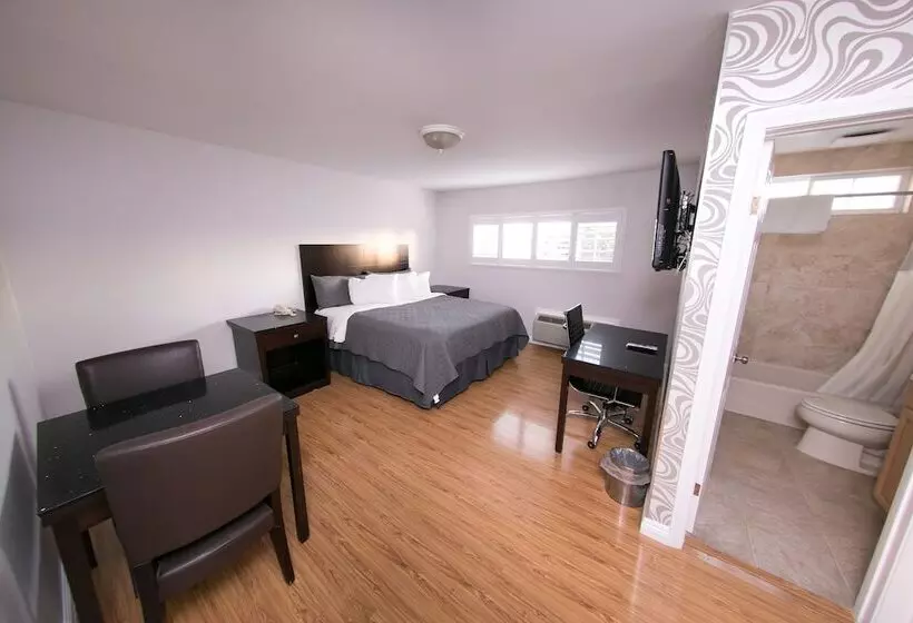 هتل Metropolitan Inn & Suites