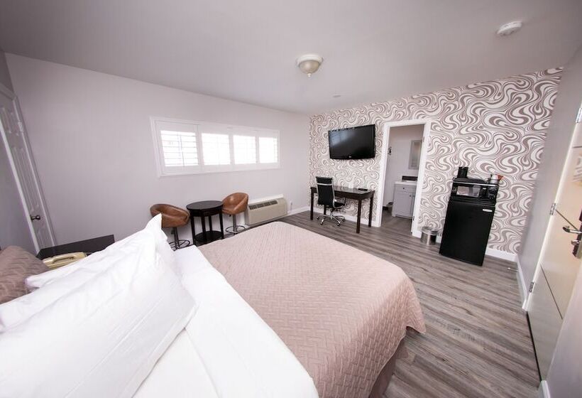 בית מלון כפרי Metropolitan Inn & Suites