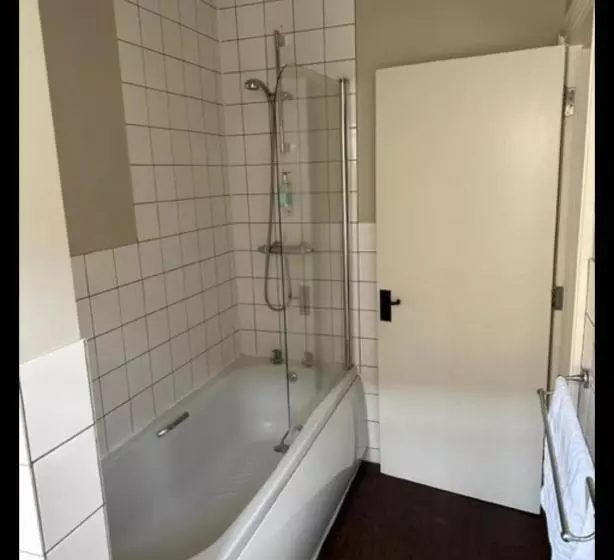 هتل The Lady Elizabeth