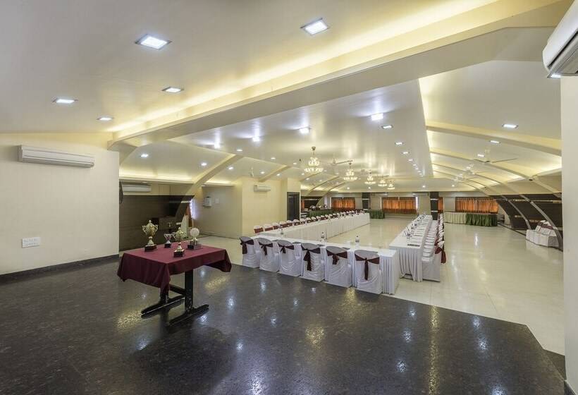 호텔 Treebo Green Park