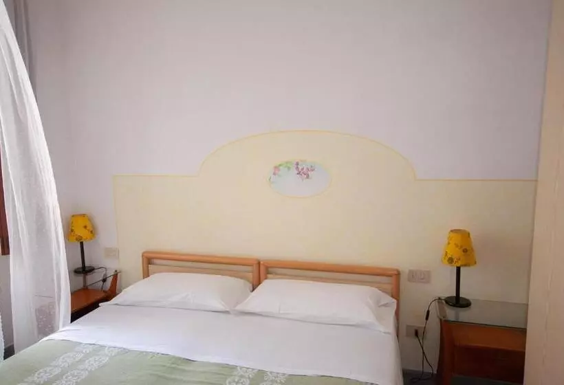 هتل Villa Cecilia