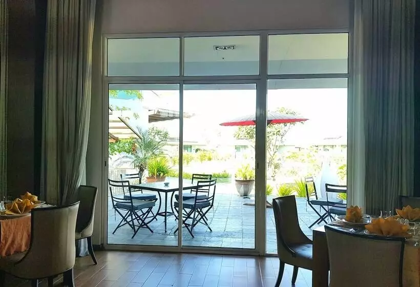 Nirvana Hotel And Resort